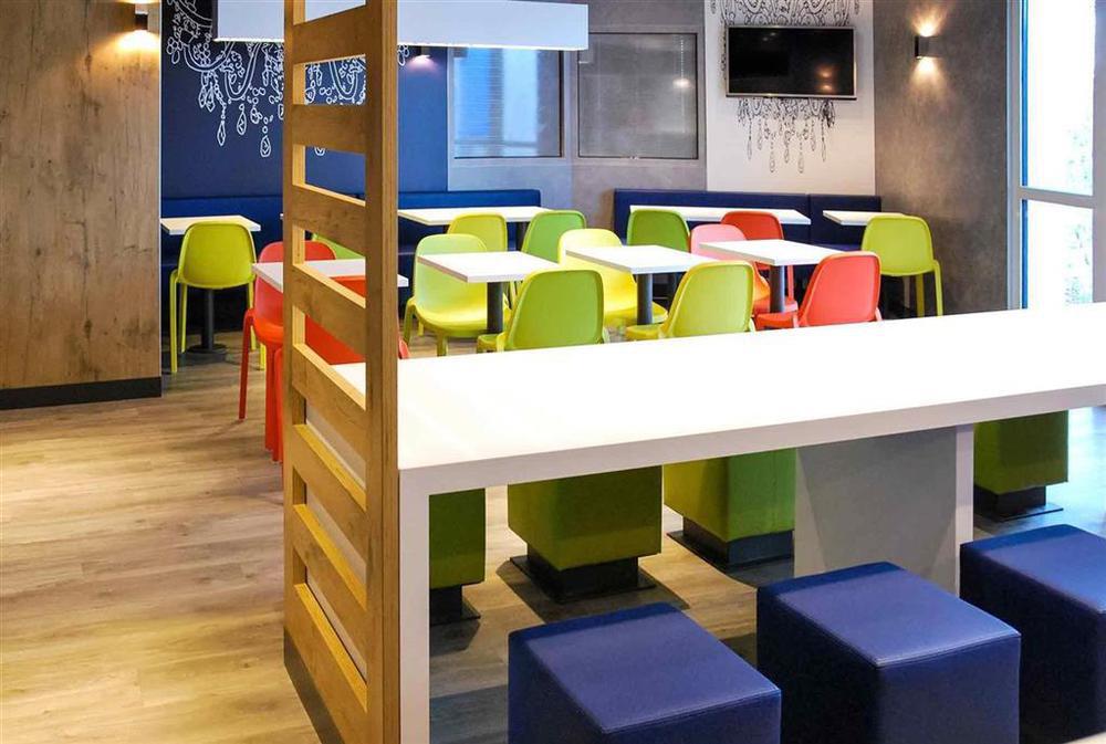 ホテル Ibis Styles Les Sables Olonne レストラン 写真