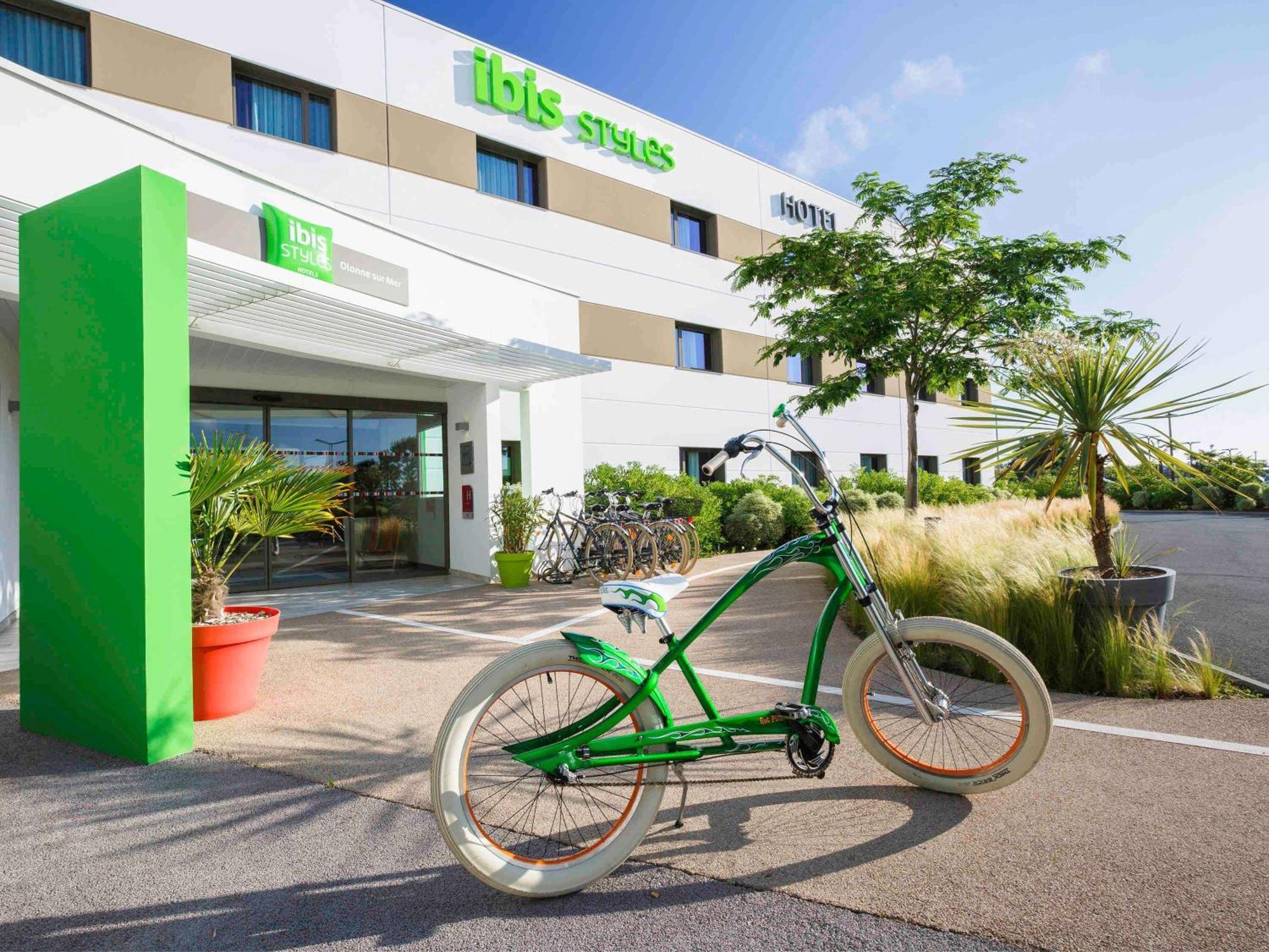 ホテル Ibis Styles Les Sables Olonne エクステリア 写真
